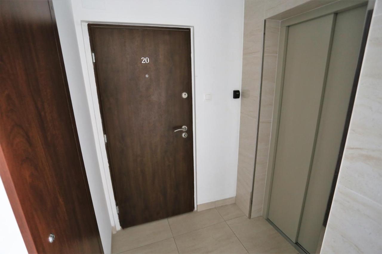 Apartament Mgm Karmelicka Varsó Kültér fotó